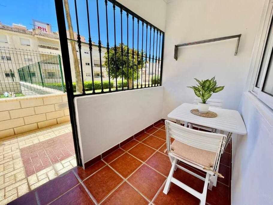 Apartamento Cerca De La Playa Torrecilla Nerja Bagian luar foto